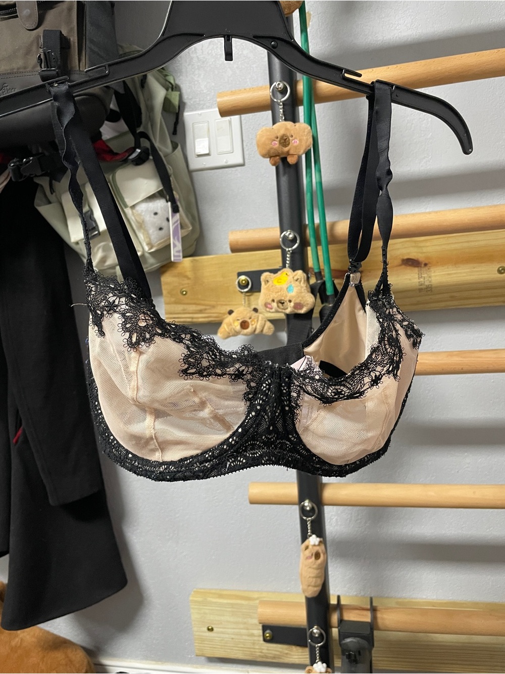 Victoria's Secret Black & Nude Lace Underwire Bra